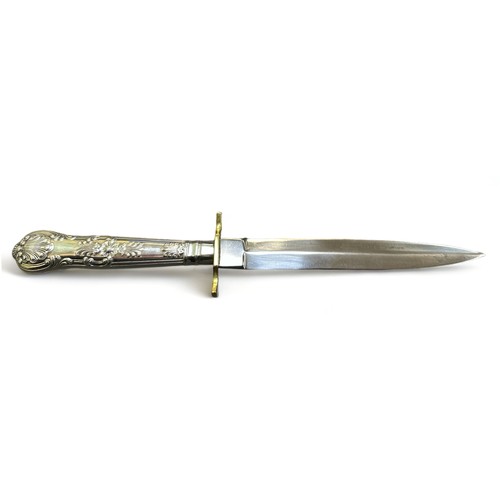 110A - Decorative Kings Pattern handle double edged knife / dagger, unmarked blade. Blade length 15.5cm, ov... 