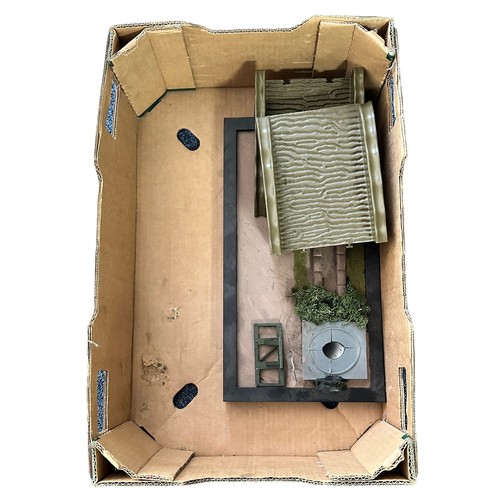 109A - Military mainly WWII 1/35th scale mainly kit-built and painted to high standard, plus unmade and box... 