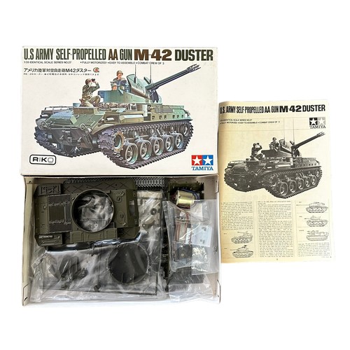 109A - Military mainly WWII 1/35th scale mainly kit-built and painted to high standard, plus unmade and box... 