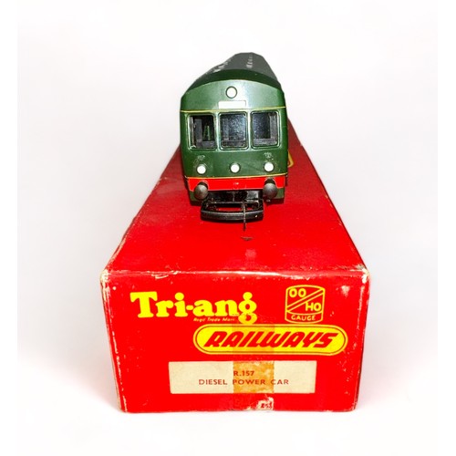 471 - Hornby Triang BR green M79628 Diesel Railcar No. R157, generally excellent in excellent to good plus... 