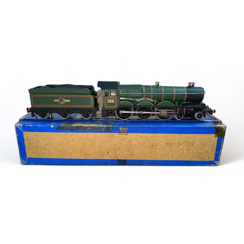 439 - Hornby Dublo BR green 7013 Bristol Castle 4-6-0 locomotive and tender No. EDLT20, generally excellen... 