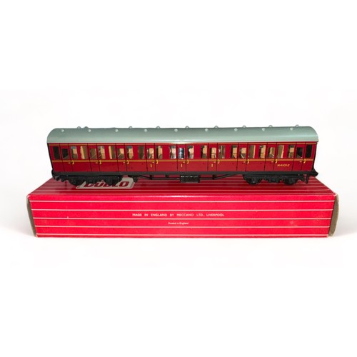 437 - Hornby Dublo Export Suburban 1st/2nd BR maroon M41012 Coach No. 4233, generally excellent in excelle... 