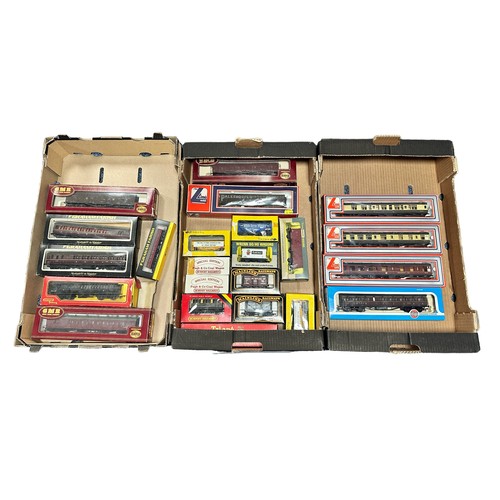 395 - OO gauge unboxed coaches and wagons (7), range of Graham Farish, Hornby, Triang, Lima, etc., general... 