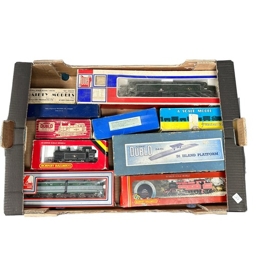 382 - HO-OO gauge collection, generally excellent in good or better boxes, with Hornby LMS maroon 2300 2-6... 