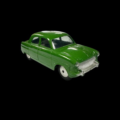 104 - Corgi Ford Consul green with flat spun hubs No. 200M, generally good plus (some scratches to roof & ... 