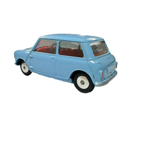 128 - Corgi Morris Mini-Minor blue with red interior and flat hubs No. 226, generally excellent in excelle... 