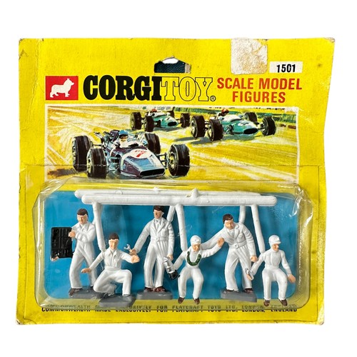 88 - Corgi model figures collection, generally excellent on sprues in excellent to good blister packs, wi... 