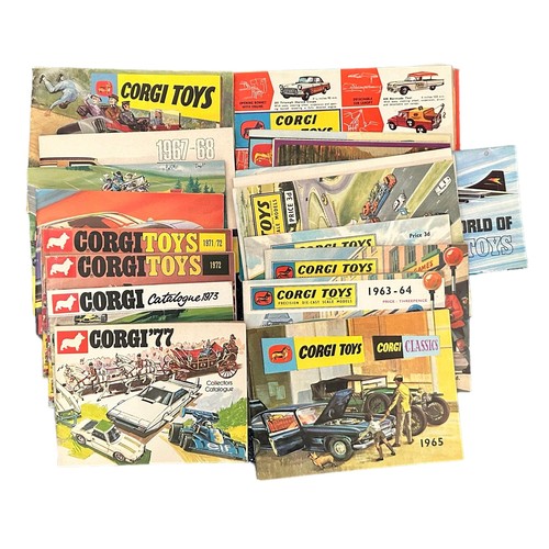 325 - Corgi 1958 to 1973 catalogues, generally excellent to good, plus interim leaflets, export issues and... 