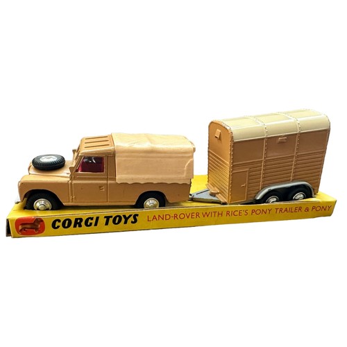 248 - Corgi Land Rover and Rice's Pony Trailer gift set No. 2, generally excellent in excellent to good pl... 