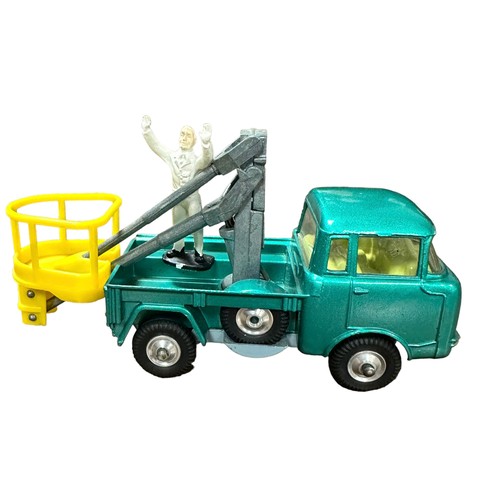 232 - Corgi FC Jeep Hydraulic Tower Crane with figure and leaflet No. 478 and Corgi Kits Lamp Standards un... 