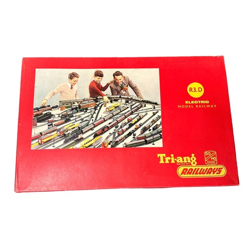 462 - Hornby Triang Freight train set No. R3.D, generally excellent in good plus in good plus box (tear to... 