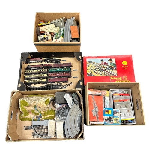 392 - 00 gauge collection, with Triang train set (in good fair box) No. R3A, unboxed locomotives (3), coac... 