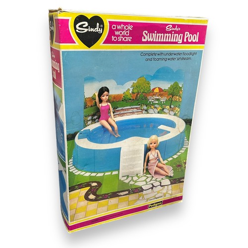 28 - 1970s Sindy Swimming Pool No.44388, generally excellent in excellent to good plus Pedigree box (Sind... 