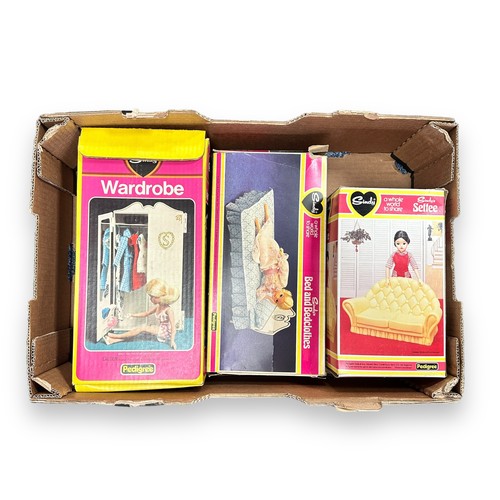 25 - 1970s Sindy collection, generally excellent to good plus in good plus Pedigree boxes (Sindy S collec... 