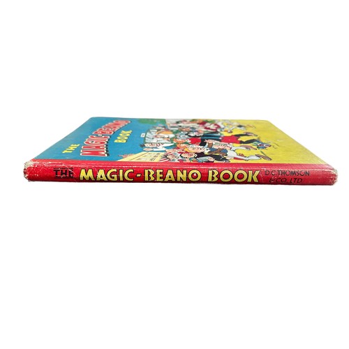 526 - 1949 The Magic Beano Book D.C.Thomson & Co Ltd. Nice clean copy of this rare Beano book, minimal spi... 