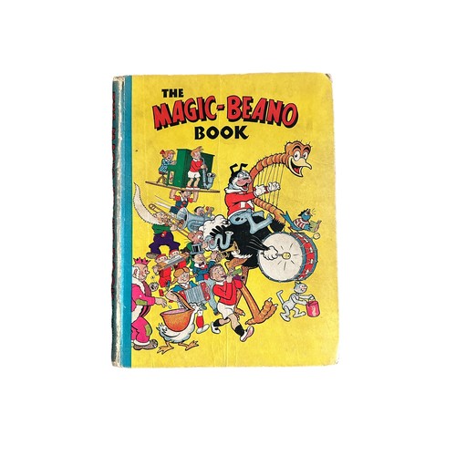 524 - 1948 The Magic Beano Book: D.C. Thomson & Co Ltd: Nice bright copy, some spine wear , crease to fron... 