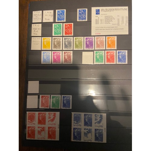 61 - France mainly middle to modern M/UM and used collection in 4 albums/stockbooks, with a good selectio... 