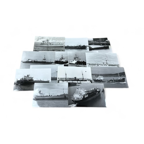 413 - Collection of 750 black and white maritime photographs depicting ships from the 19th & 20th Century ... 