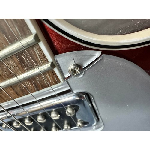 212 - Gretsch Electromatic Guitar in very good condition. Small crack to pickguard (see photo).  Buyer to ... 