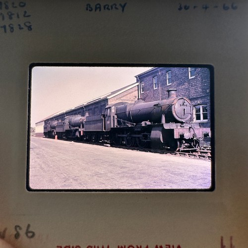 229 - Railway 35mm colour slide collection, steam, diesel and electric, range of UK locations including Mi... 