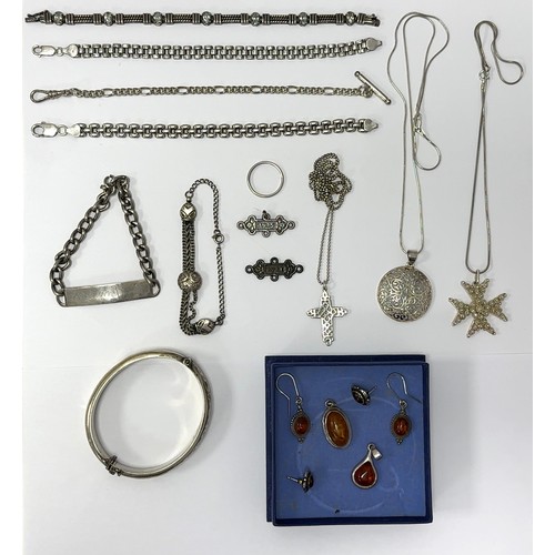 69 - A collection of jewellery items, some hallmarked, the rest stamped 925/ Silver. Includes bracelets, ... 