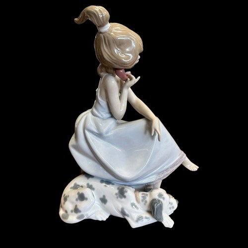 263 - Lladro 5466 Chit-chat, in excellent condition, no box.