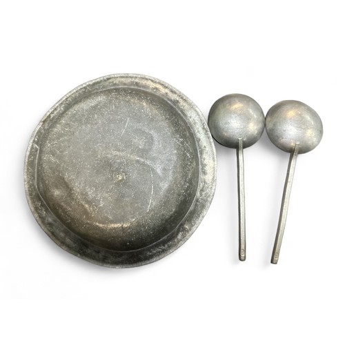 160 - A pewter bowl with two French pewter spoons. Dish diameter approx. 20.5cm, spoons 17/18cm in length.