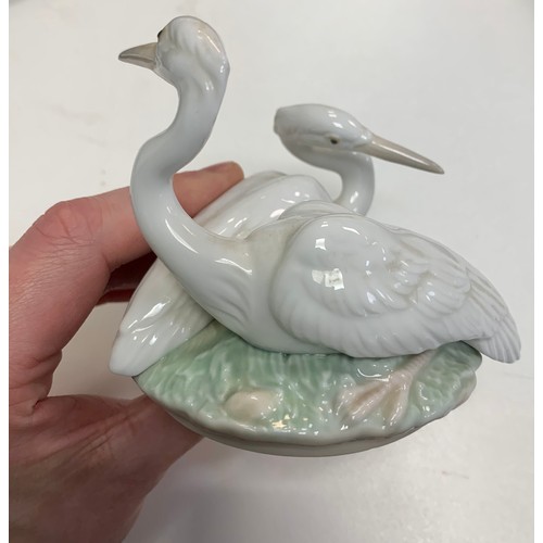 264 - Lladro, Herons Realm vase and cover. Height 30cm.