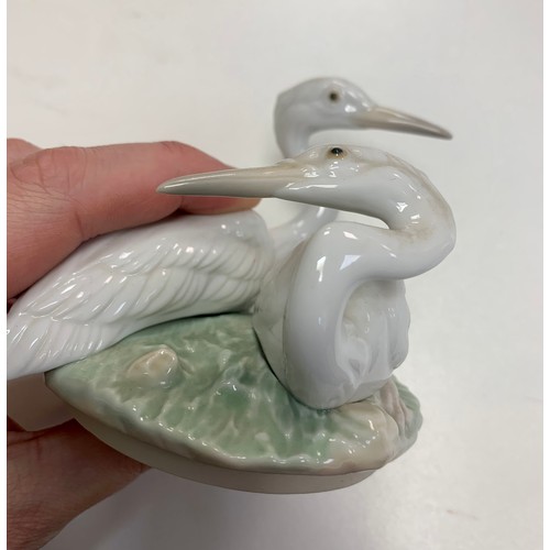 264 - Lladro, Herons Realm vase and cover. Height 30cm.