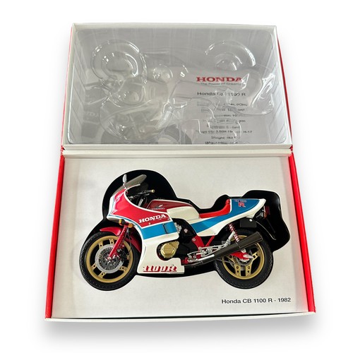 293 - Minichamps 1/12th scale Honda CB1100R No. 08MDM-CB1-810A, generally excellent in excellent presentat... 