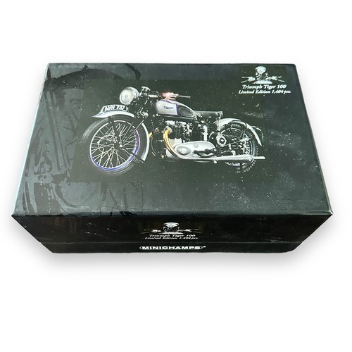 295 - Minichamps 1/12th scale 1939 Triumph Tiger 100 Silver No. 122 133800 (Classic Bike series No. 82), g... 