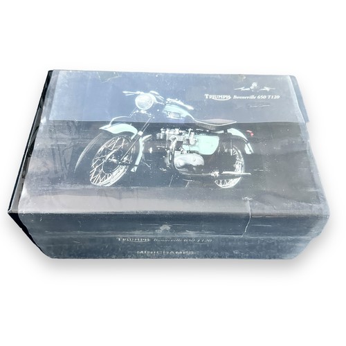 303 - Minichamps 1/12the scale 1959 Triumph Bonneville 650 T120 Grey/Blue No. 122 133002 (Classic Bike ser... 