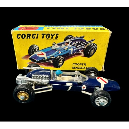 30 - Corgi F1 racing car collection, generally excellent in excellent to good plus boxes, with Ferrari No... 