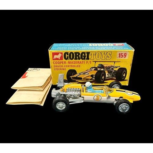 30 - Corgi F1 racing car collection, generally excellent in excellent to good plus boxes, with Ferrari No... 