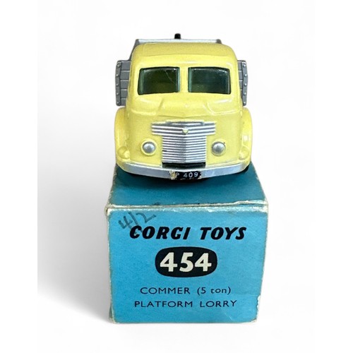 190 - Corgi Commer Platform lorry No. 454, generally excellent in good plus box (pencil marking 4/2 to one... 