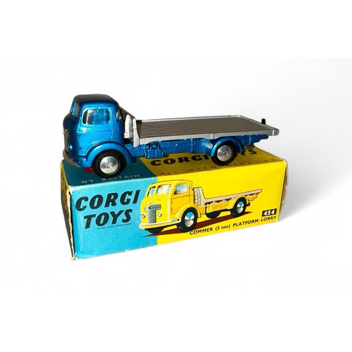 191 - Corgi Commer Platform lorry No. 454, excellent in good plus blue and yellow box (ink marking 4/1 to ... 