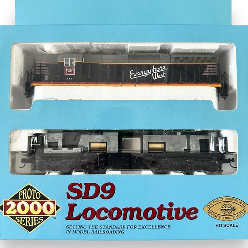 626 - HO Life-Like Trains Proto 2000 series CB & Q 345 SD9 locomotive No. 30034, generally excellent in ex... 