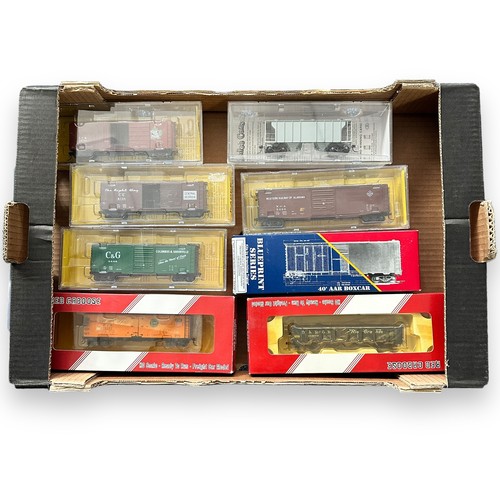 656 - HO gauge American wagon collection, generally excellent in excellent to good plus boxes, with Kadee ... 