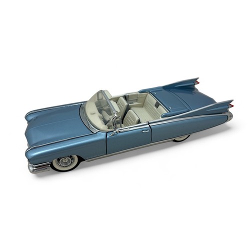 261 - Franklin Mint 1/24th scale 1959 Cadillac Eldorado Biarritz metallic lighter blue with off-white inte... 