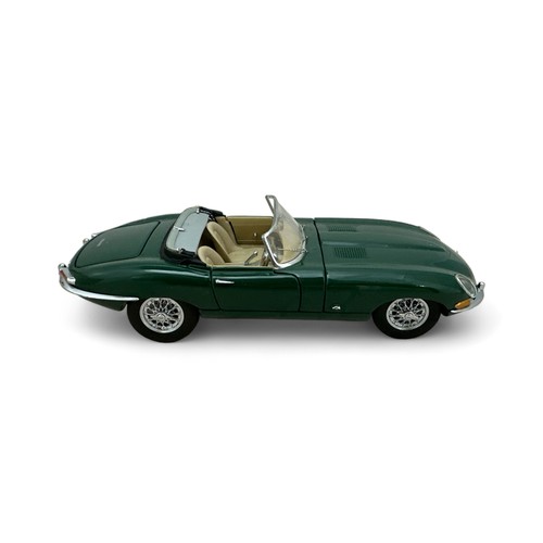 270 - Franklin Mint 1/24th scale Jaguar E-Type drophead green with cream interior No. B11TC05, generally e... 