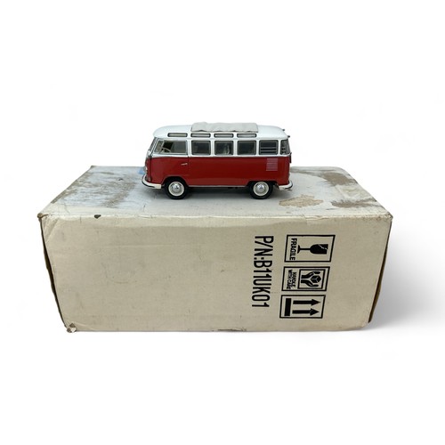 272 - Franklin Mint 1/24th scale 1962 VW Microbus orange red with off white roof No. B11UK01, generally ex... 