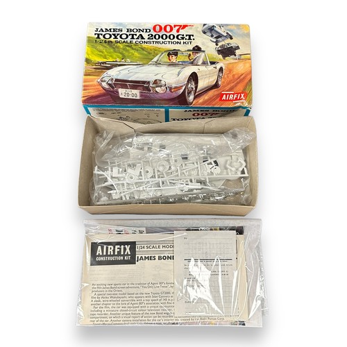 667 - Airfix 1/24th scale James Bond Toyota 2000 GT No. 723, rare unmade and unpainted plastic model kit, ... 