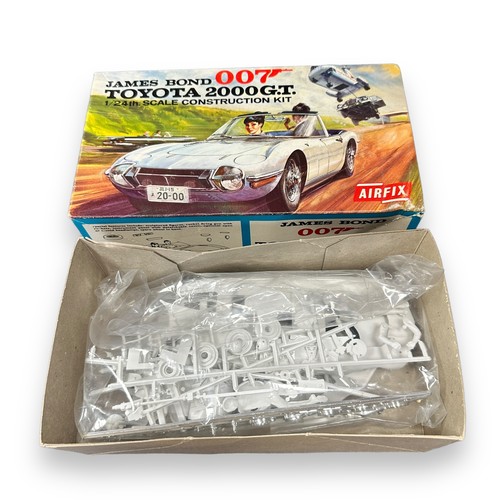 667 - Airfix 1/24th scale James Bond Toyota 2000 GT No. 723, rare unmade and unpainted plastic model kit, ... 