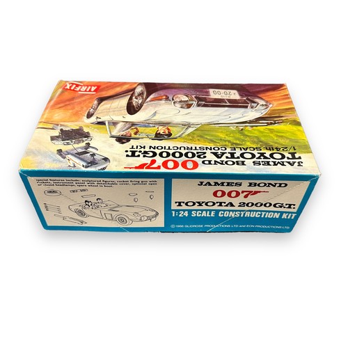 667 - Airfix 1/24th scale James Bond Toyota 2000 GT No. 723, rare unmade and unpainted plastic model kit, ... 