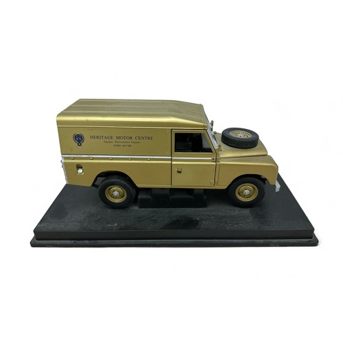 277 - 1/18th scale Land Rover Series II 109