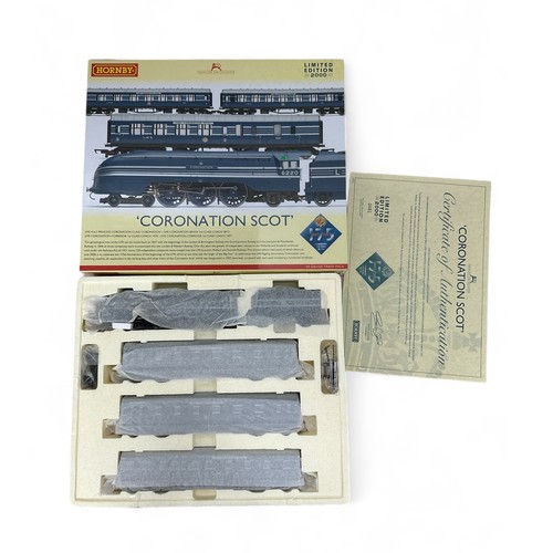 589 - Hornby DCC Ready Coronation train pack No. R3092, generally excellent (tissue-wrapped) in excellent ... 