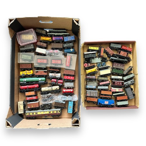 548 - OO gauge unboxed wagons, range of Wrenn, Hornby, Dublo, etc., plus scratch or kit-built and repaints... 