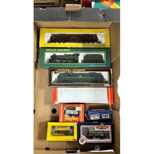 547 - OO gauge collection, generally excellent in good plus boxes, with Replica Railways GWR green 6976 Gr... 