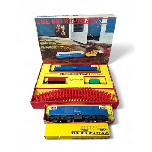 544 - Rovex The Big Big Train battery-operated set No. RV266 with Blue Flier locomotive, wagons (2) and tr... 