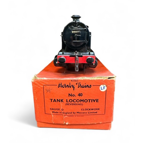 538 - Hornby O gauge BR black 82011 0-4-0T clockwork (without key) locomotive No. 40, generally excellent ... 